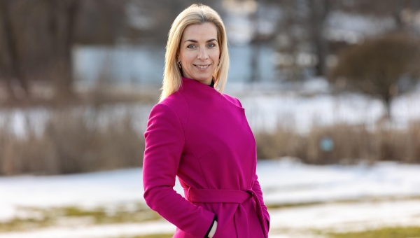 Võru kinnisvarahindaja Ailen Kuusik ootab seekordset naistpäeva mõõduka elevusega – tavaliselt on sel päeval oodata lillekimpe ning torte. Foto: AIGAR NAGEL